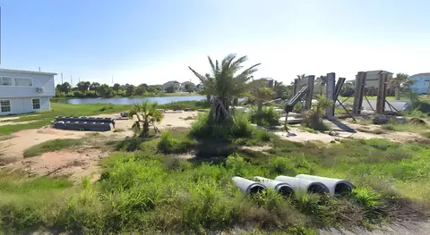 3731 El Lago St, Galveston, TX 77554