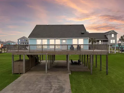 23005 Miramar Dr, Galveston, TX 77554