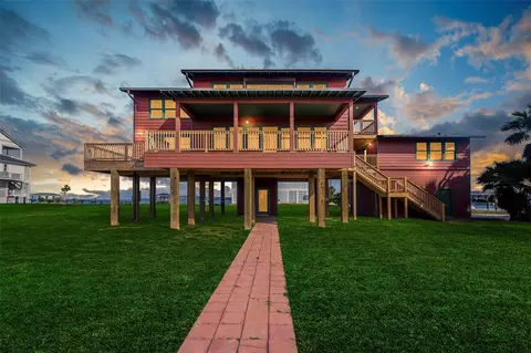 516 91st St, Galveston, TX 77554