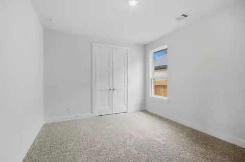 Bedroom - 407 Summerset Landing Ct, Conroe, TX 77304 photo 4 of 5