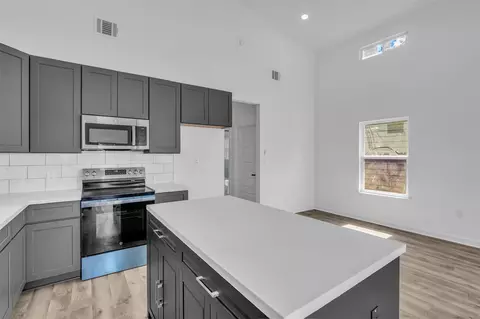 Kitchen - 117 Rain Forest Rd, Onalaska, TX 77360 photo 7 of 8