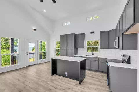 Kitchen - 117 Rain Forest Rd, Onalaska, TX 77360 photo 6 of 8