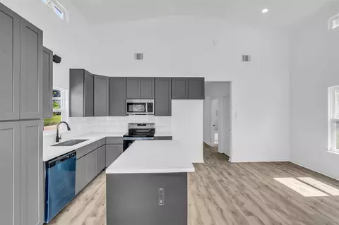 Kitchen - 117 Rain Forest Rd, Onalaska, TX 77360 photo 3 of 8