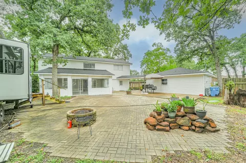 Exterior - 912 Brook Forest Dr, Conroe, TX 77385 photo 5 of 7
