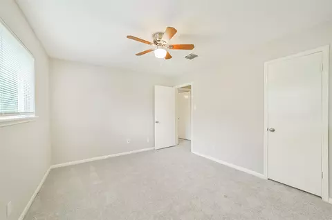 Bedroom - 912 Brook Forest Dr, Conroe, TX 77385 photo 8 of 8