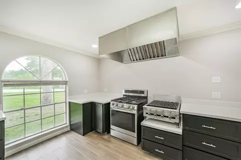 Kitchen - 912 Brook Forest Dr, Conroe, TX 77385 photo 3 of 5