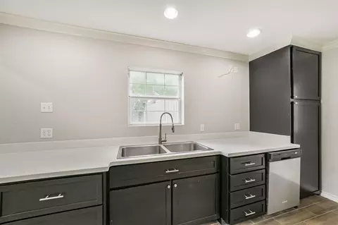 Kitchen - 912 Brook Forest Dr, Conroe, TX 77385 photo 5 of 5