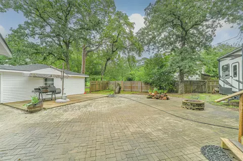 Exterior - 912 Brook Forest Dr, Conroe, TX 77385 photo 4 of 7