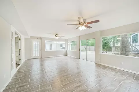 Living - 912 Brook Forest Dr, Conroe, TX 77385 photo 7 of 8