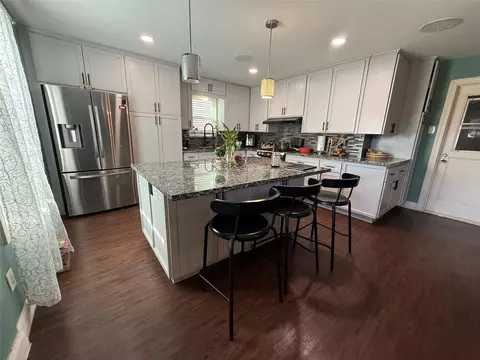 8823 Shadow Crest St, Houston, TX 77074