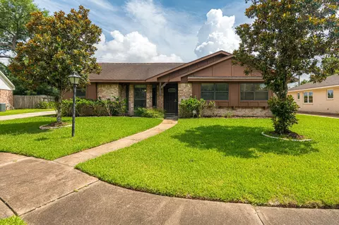 9810 Halliford Dr, Houston, TX 77031