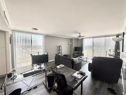 2016 Main St #902, Houston, TX 77002