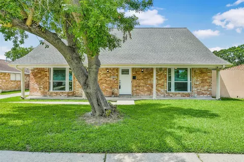 12011 Kirknoll Dr, Houston, TX 77089