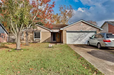 3 Ranch House Loop, Angleton, TX 77515