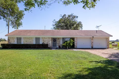 1542 Pilcik Rd, East Bernard, TX 77435