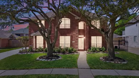 10711 N Belmont Ct, Houston, TX 77065