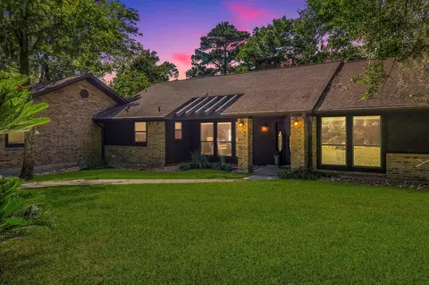 20312 St Andrews Cir, Huntsville, TX 77320