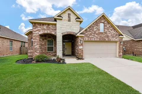 9311 Gilbert Hollow Dr, Rosenberg, TX 77469