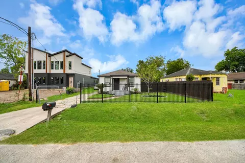 7913 Henson St, Houston, TX 77028