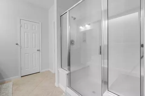 Bath - 5714 Brookway Willow Dr, Spring, TX 77379 photo 2 of 5