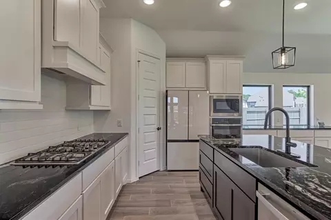 Kitchen - 13147 Soaring Forest Dr, Conroe, TX 77302 photo 5 of 5