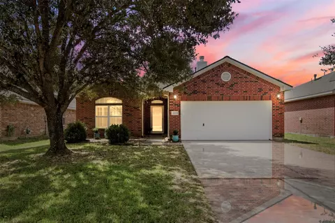 32019 Sue Ln, Pinehurst, TX 77362