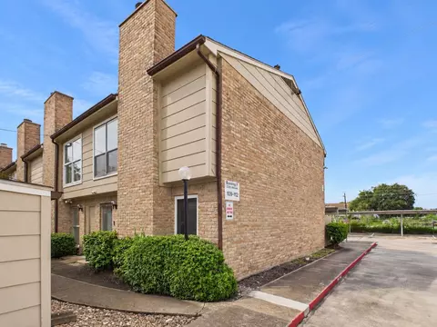2100 Wilcrest Dr #109, Houston, TX 77042