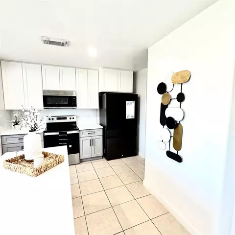 Kitchen - 8134 Katie Mill Trl, Spring, TX 77379 photo 2 of 4