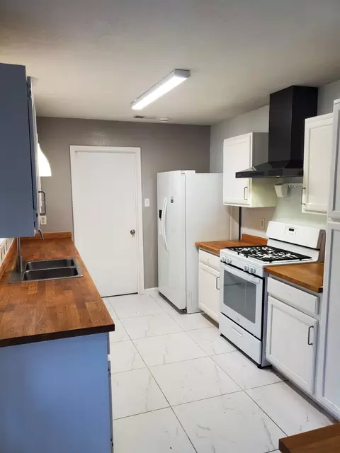 Kitchen - 3626 Nutwood Ln, Spring, TX 77389 photo 1 of 4
