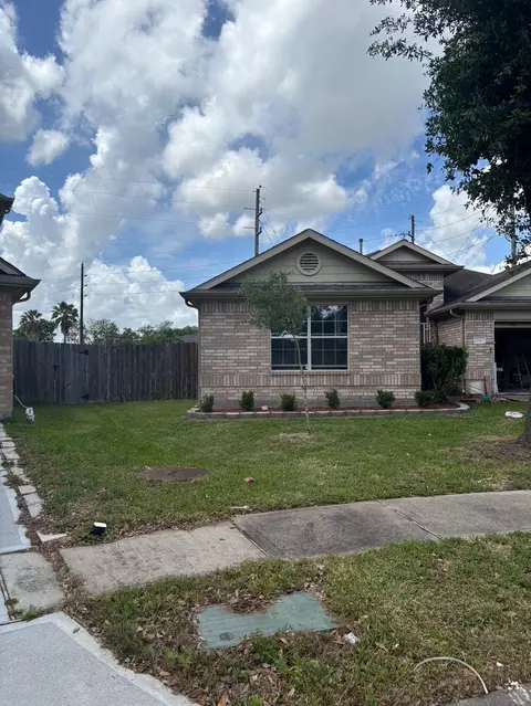 702 Hollyhock Dr, Stafford, TX 77477