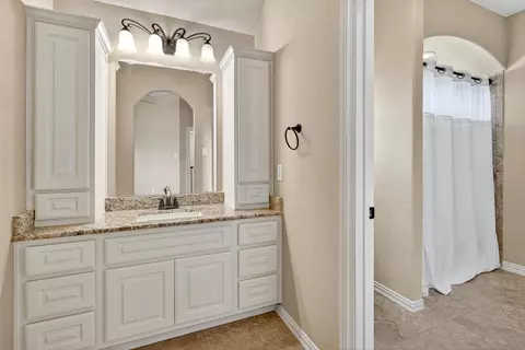 Bath - 25803 Heritage Maple Dr, Spring, TX 77389 photo 3 of 9