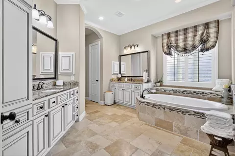Bath - 25803 Heritage Maple Dr, Spring, TX 77389 photo 6 of 9