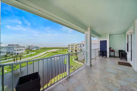 4121 Pointe West Dr #301, Galveston, TX 77554