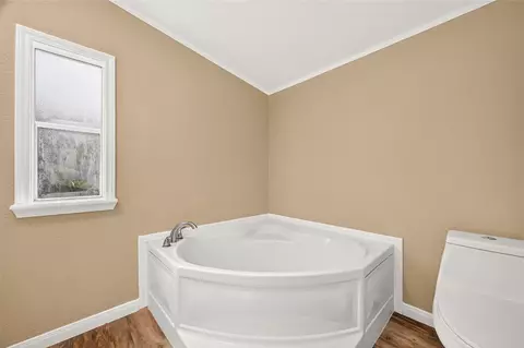 Bath - 16396 Red Tail Hawk Ct, Conroe, TX 77302 photo 3 of 6