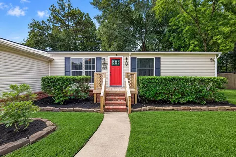 Exterior - 16396 Red Tail Hawk Ct, Conroe, TX 77302 photo 2 of 7