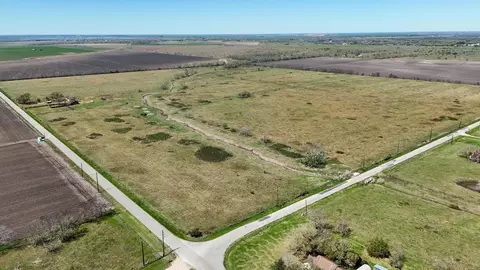 View/Area - 4439 Schultz Rd, Damon, TX 77430 photo 4 of 20