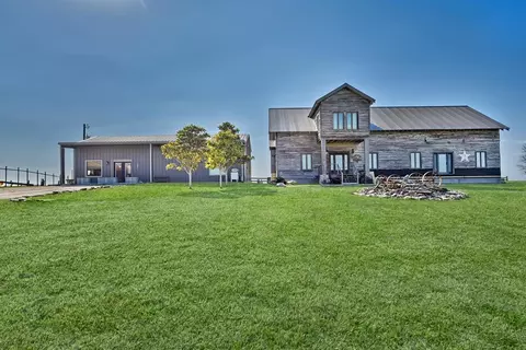 2645 Kallus Rd, La Grange, TX 78945
