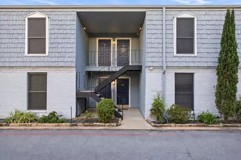 1901 S Voss Rd #33, Houston, TX 77057