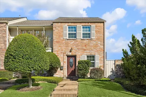 1451 Fountain View Dr #6, Houston, TX 77057