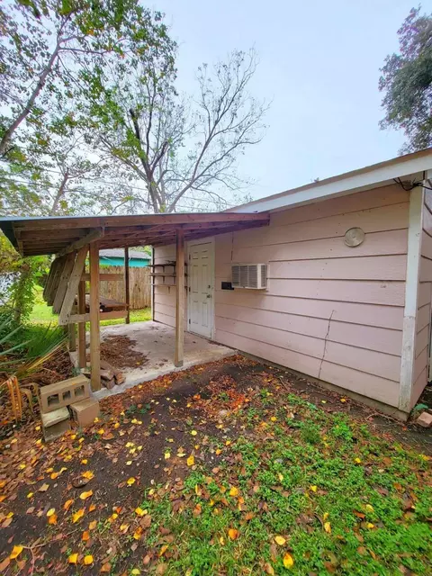 Exterior - 706 Maple St, Sweeny, TX 77480 photo 11 of 13