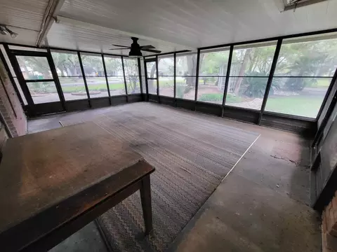 Exterior - 706 Maple St, Sweeny, TX 77480 photo 5 of 13