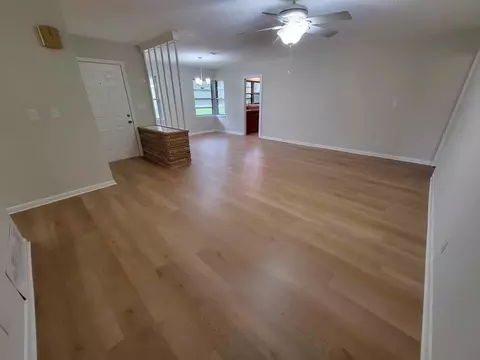 Living - 706 Maple St, Sweeny, TX 77480 photo 1 of 4