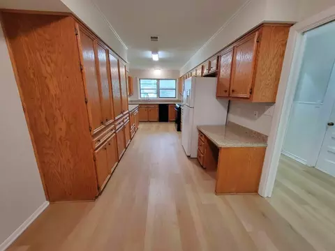 Entry Way - 706 Maple St, Sweeny, TX 77480 photo 1 of 5