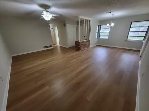 Living - 706 Maple St, Sweeny, TX 77480 photo 2 of 4