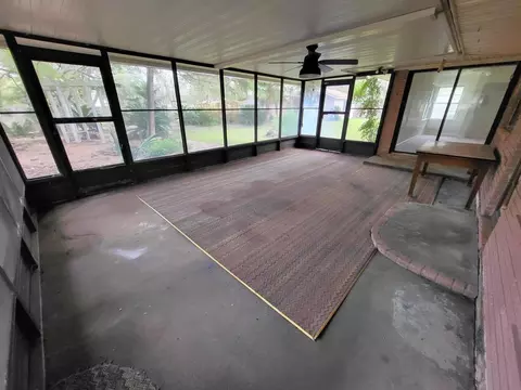 Exterior - 706 Maple St, Sweeny, TX 77480 photo 6 of 13