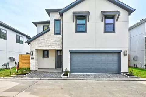 3226 Royal Oaks Hollow Ln, Houston, TX 77082