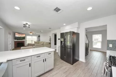 Kitchen - 6603 Coldstream Dr, Pasadena, TX 77505 photo 6 of 7