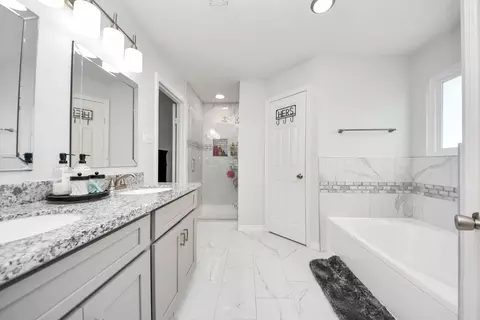 Bath - 6603 Coldstream Dr, Pasadena, TX 77505 photo 4 of 7