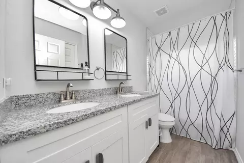 Bath - 6603 Coldstream Dr, Pasadena, TX 77505 photo 2 of 7