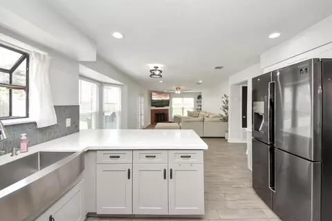 Kitchen - 6603 Coldstream Dr, Pasadena, TX 77505 photo 5 of 7